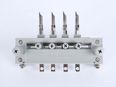 HH101B單相PC下出線(xiàn)表座（4滑塊-105、125MM-孔距，-M8-螺桿）